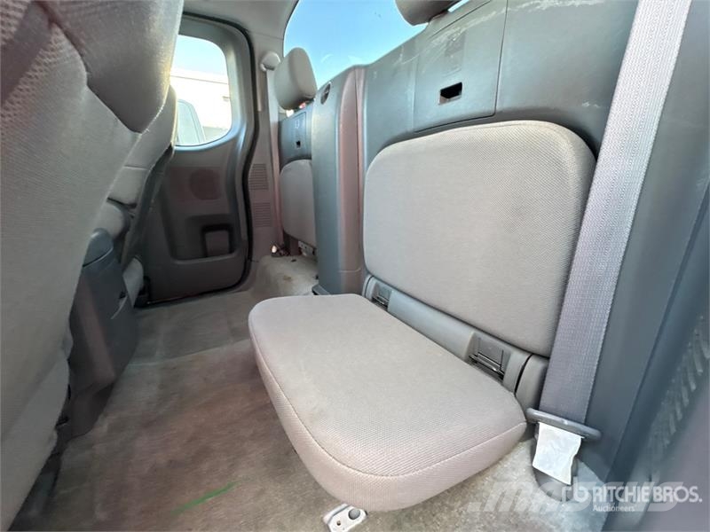 Nissan Frontier 4x2 Extended Cab Pickup Drugi