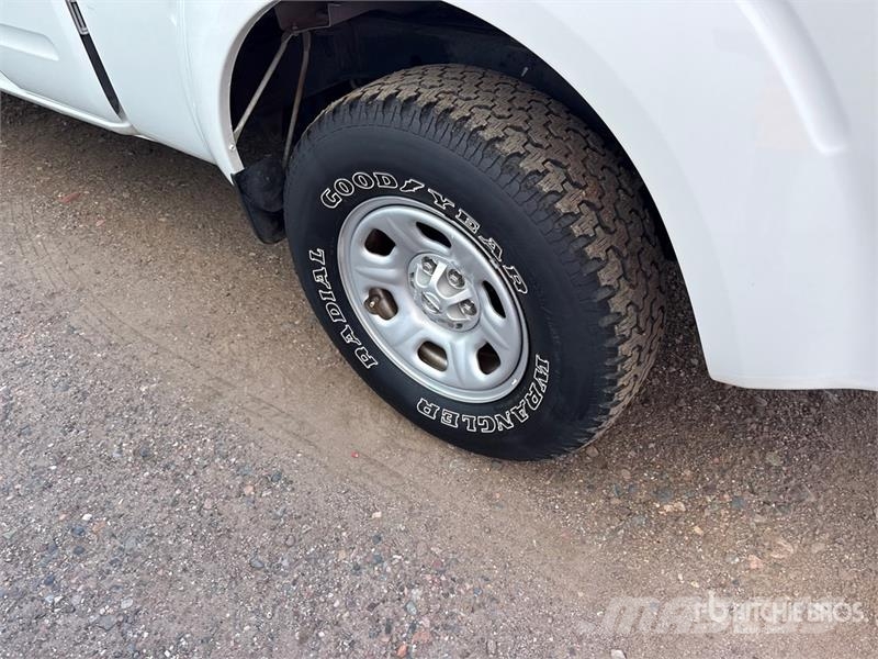 Nissan Frontier 4x2 Extended Cab Pickup Drugi
