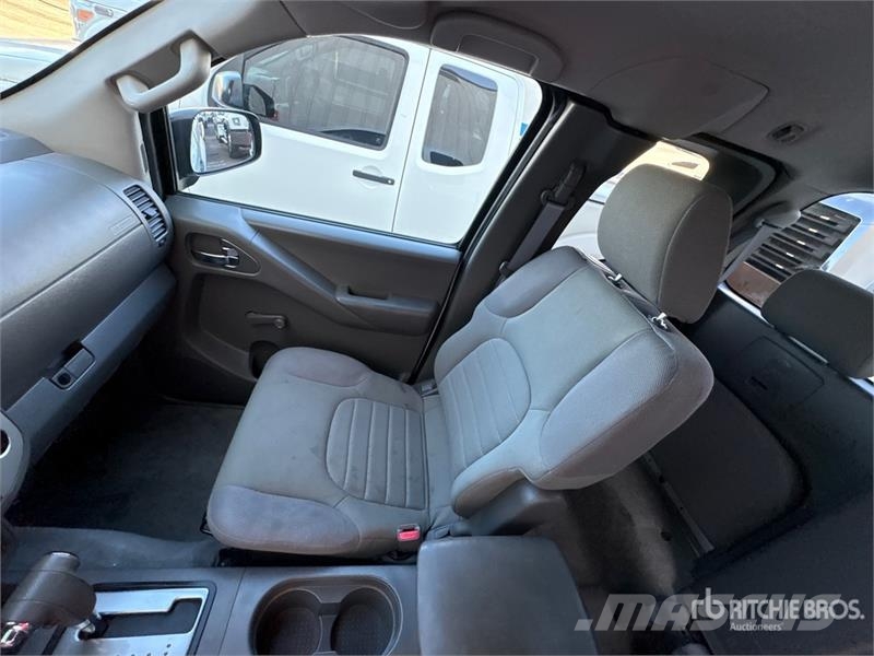 Nissan Frontier 4x2 Extended Cab Pickup Drugi