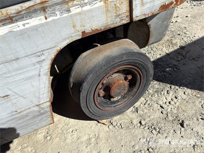Nissan Pneumatic Tire Forklift Viljuškari - ostalo