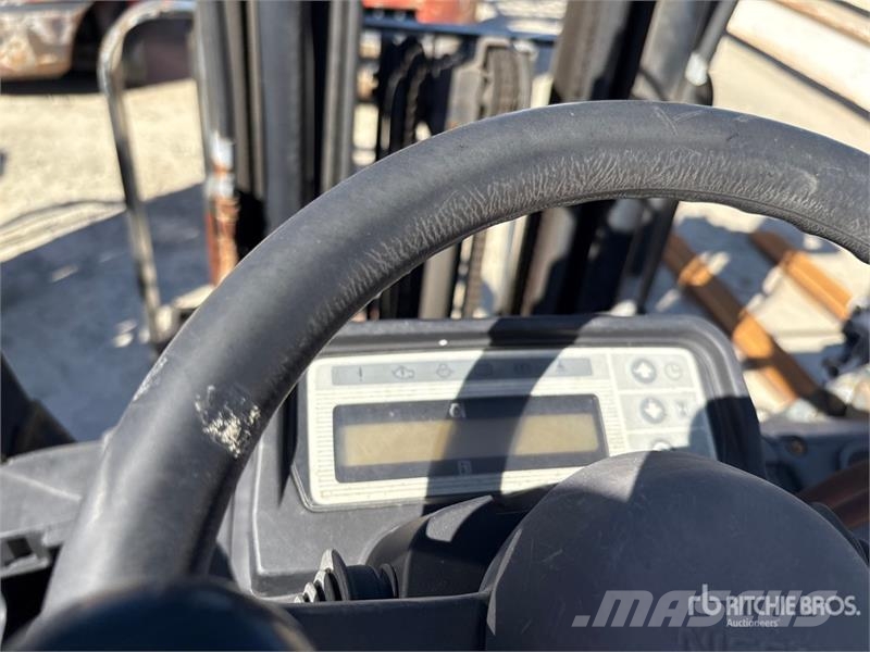 Nissan Pneumatic Tire Forklift Viljuškari - ostalo