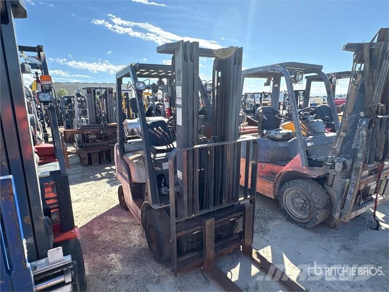 Nissan Pneumatic Tire Forklift Viljuškari - ostalo