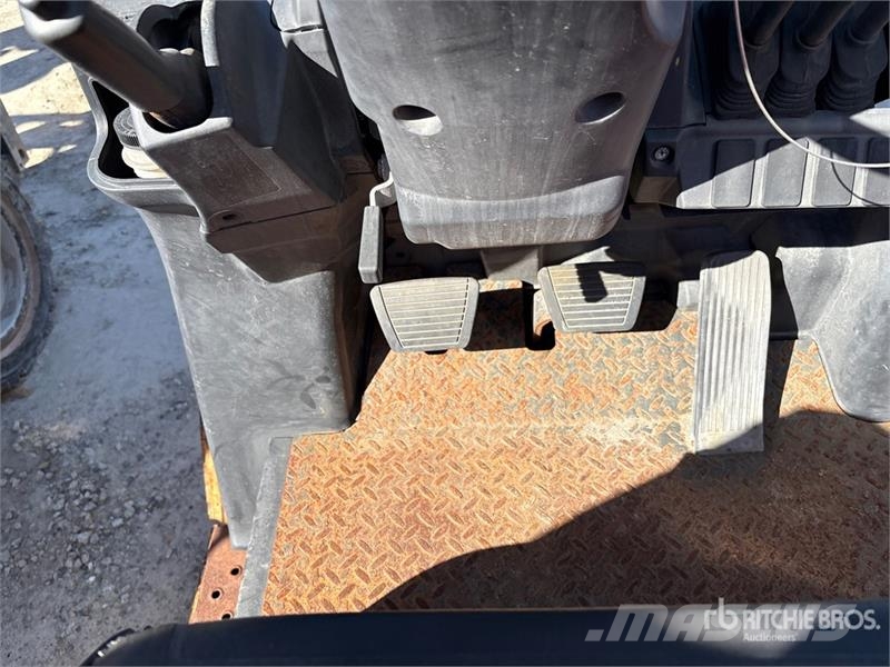 Nissan Pneumatic Tire Forklift Viljuškari - ostalo