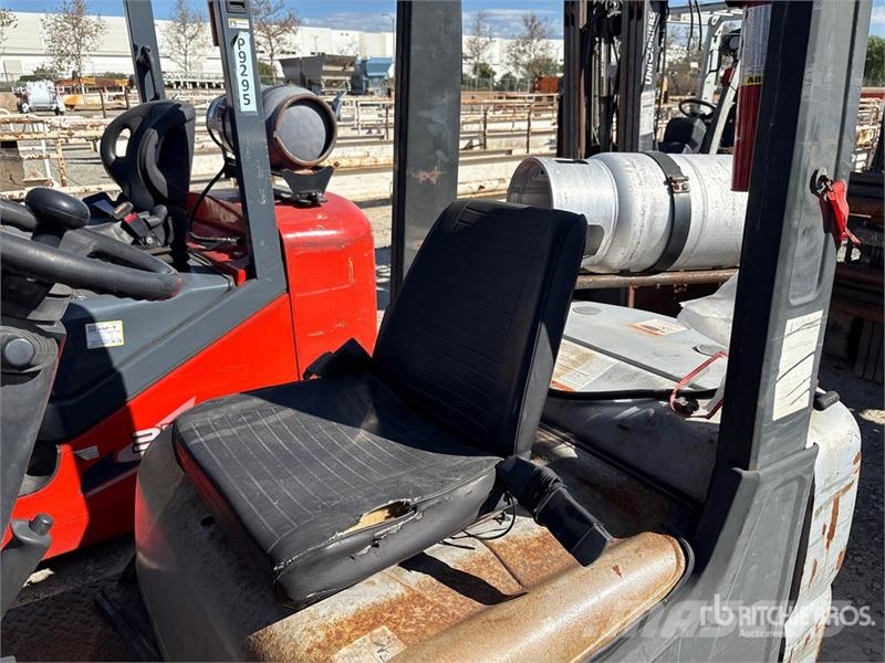 Nissan Pneumatic Tire Forklift Viljuškari - ostalo
