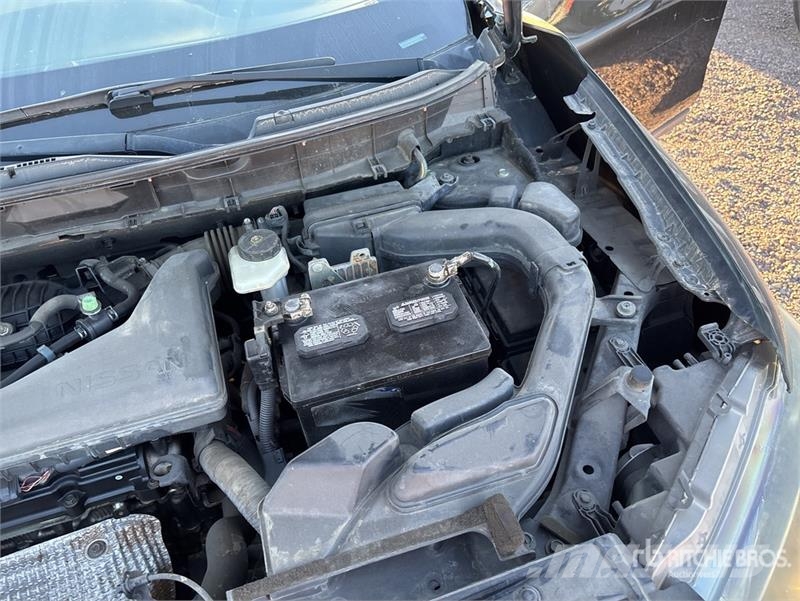 Nissan Rogue 2WD SUV Cars