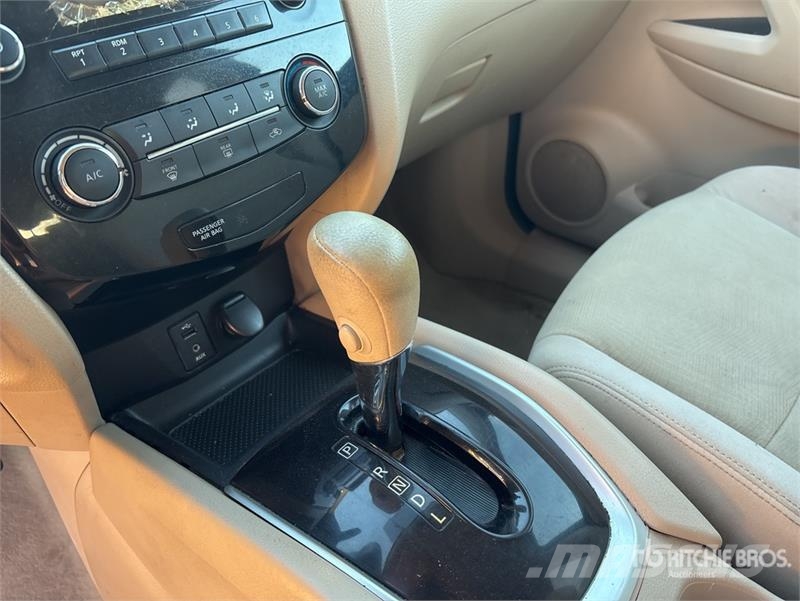 Nissan Rogue 2WD SUV Cars