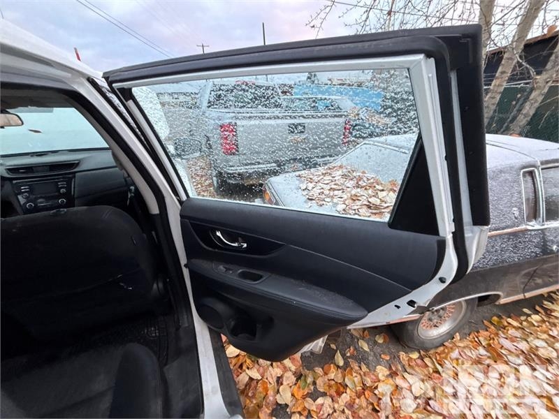 Nissan Rogue AWD SUV Avtomobili