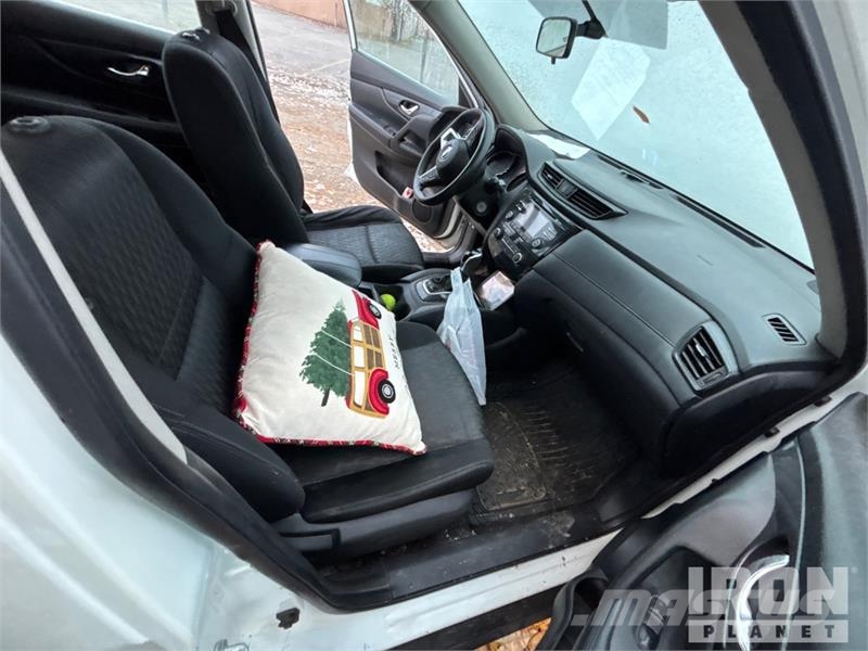 Nissan Rogue AWD SUV Avtomobili