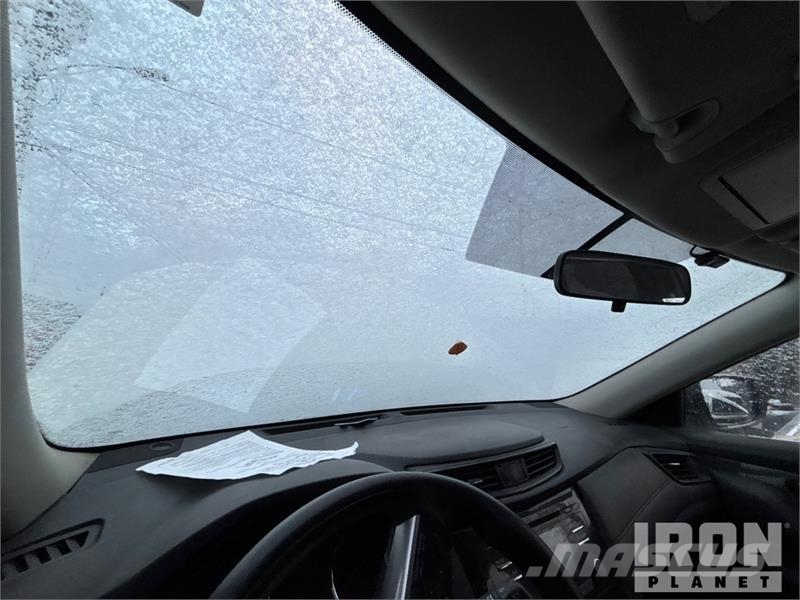Nissan Rogue AWD SUV Avtomobili