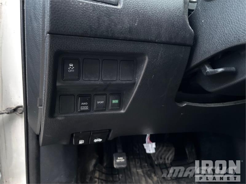 Nissan Rogue AWD SUV Avtomobili