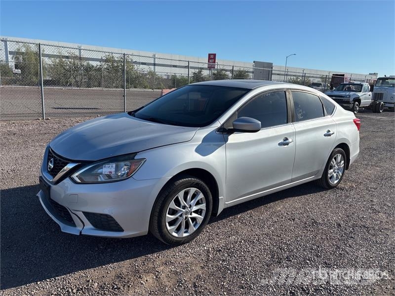 Nissan Sentra Automobile PKWs