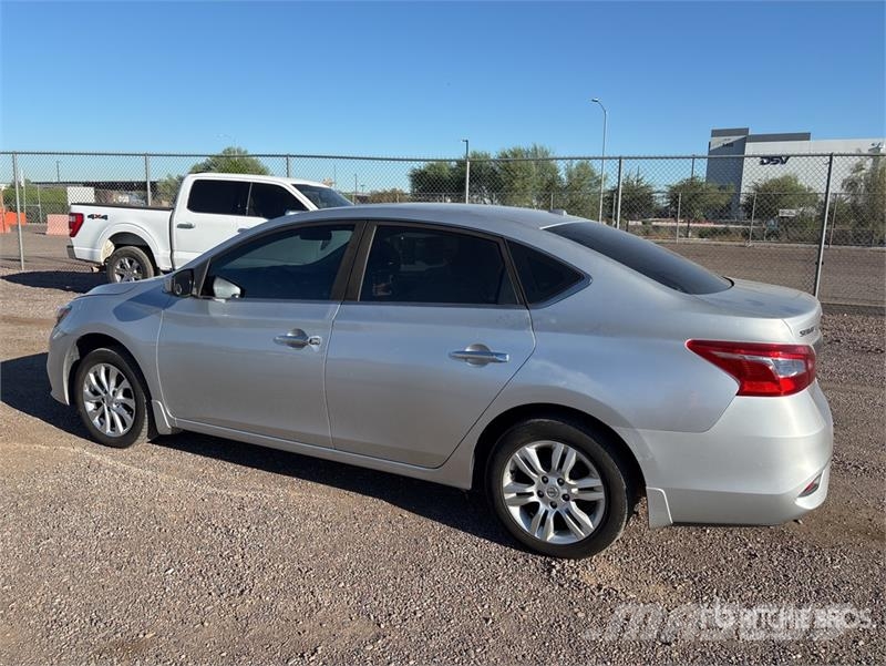 Nissan Sentra Automobile PKWs