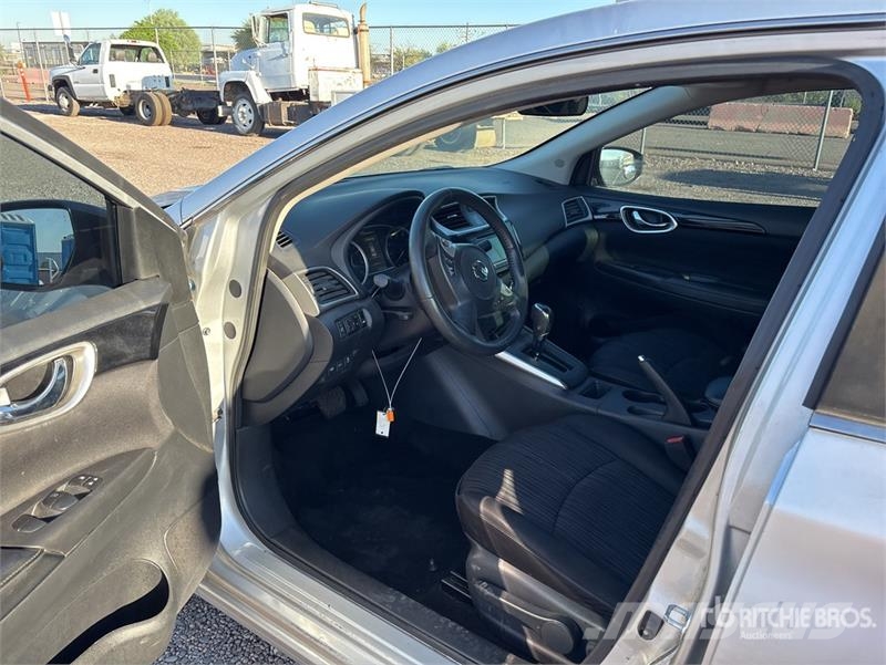 Nissan Sentra Automobile PKWs
