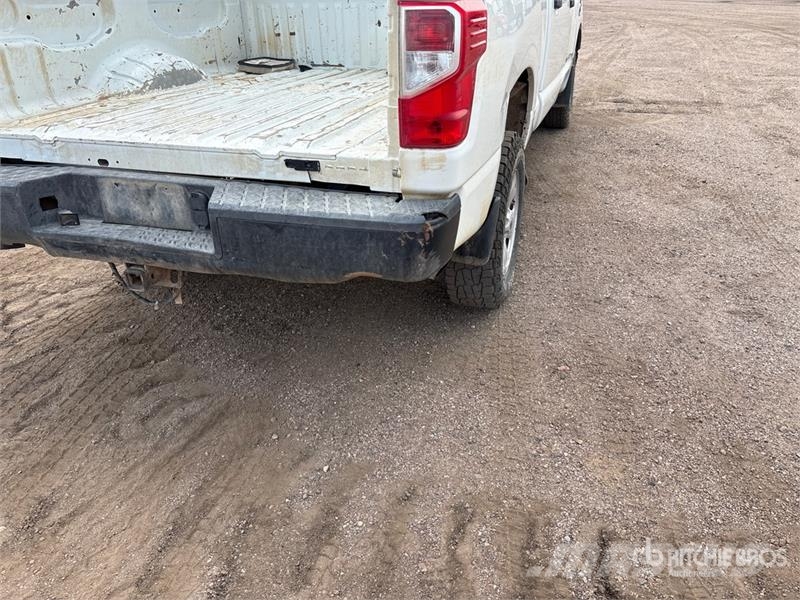 Nissan Titan XD 4x4 Crew Cab Pickup Други