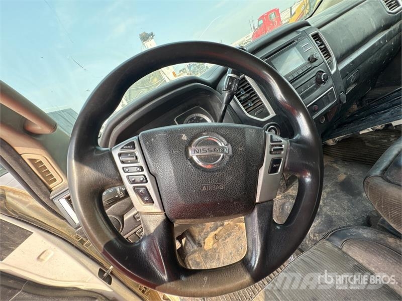 Nissan Titan XD 4x4 Crew Cab Pickup Други