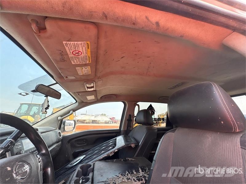 Nissan Titan XD 4x4 Crew Cab Pickup Други