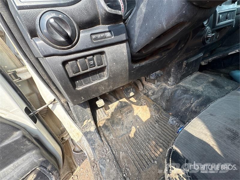 Nissan Titan XD 4x4 Crew Cab Pickup Други