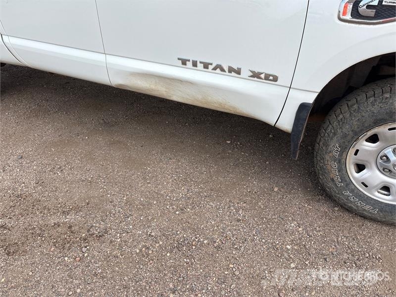 Nissan Titan XD 4x4 Crew Cab Pickup Други