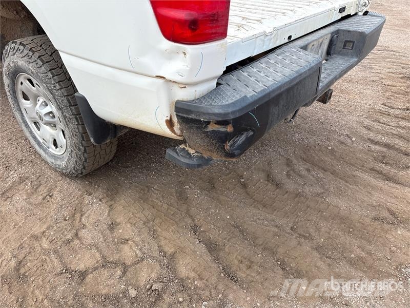 Nissan Titan XD 4x4 Crew Cab Pickup Други