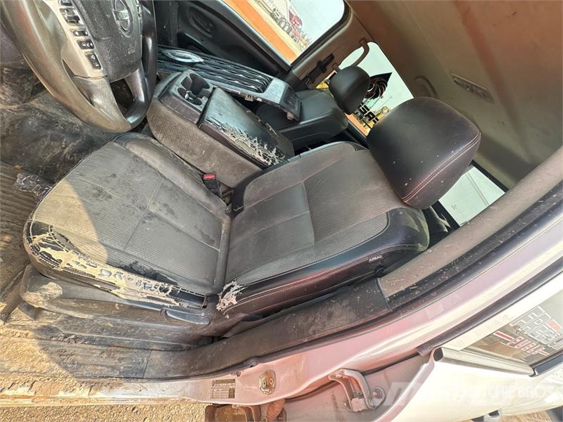 Nissan Titan XD 4x4 Crew Cab Pickup Други