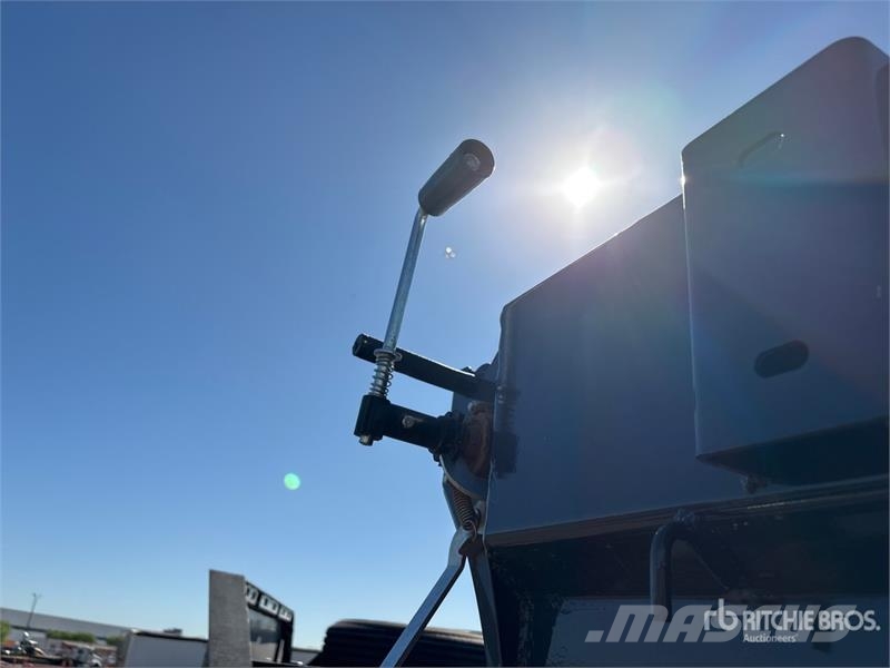 Northstar Trailers T/A Gooseneck Roll-Off Trailer Skipplaadur-haagised