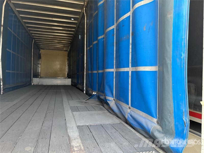Nu Van 48 ft T/A Step Deck Moving Curtain Side Tra Priekabos su tentu