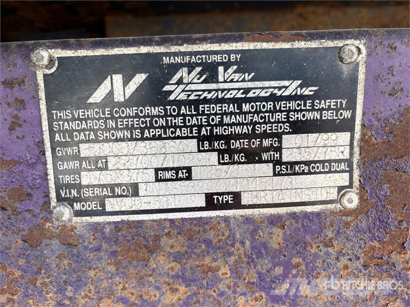 Nu Van T/A 3 Car Enclosed Car Carrier Trailer Autotreileri