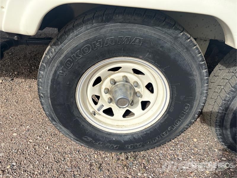 NUWA Hitchhiker II 32 ft T/A Travel Trailer Druge prikolice