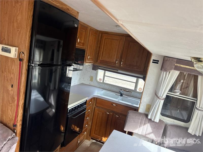 NUWA Hitchhiker II 32 ft T/A Travel Trailer Druge prikolice