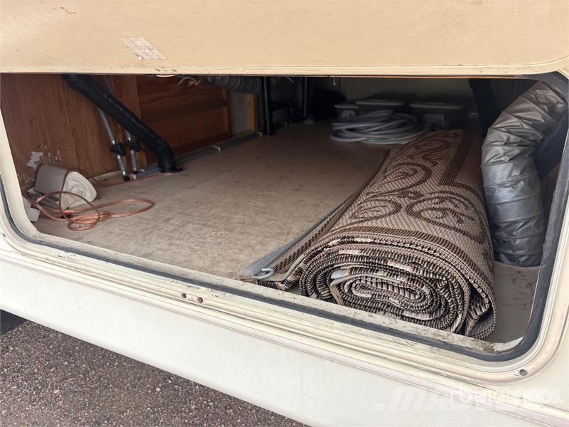 NUWA Hitchhiker II 32 ft T/A Travel Trailer Druge prikolice