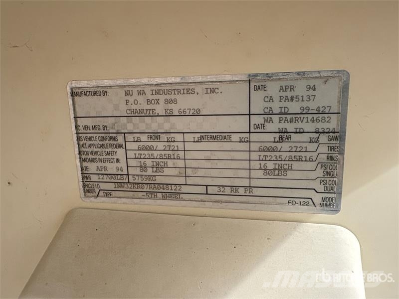 NUWA Hitchhiker II 32 ft T/A Travel Trailer Druge prikolice