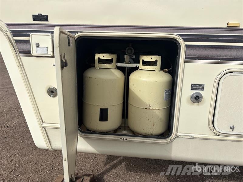 NUWA Hitchhiker II 32 ft T/A Travel Trailer Druge prikolice