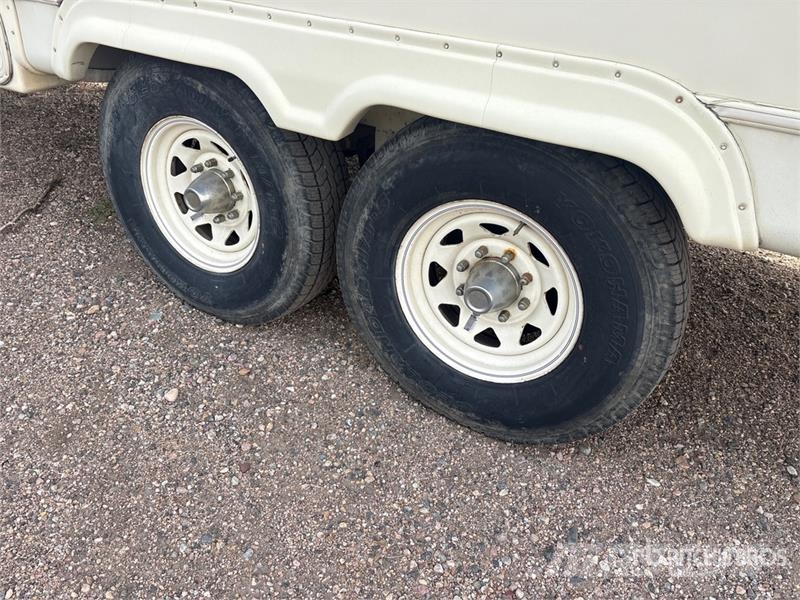 NUWA Hitchhiker II 32 ft T/A Travel Trailer Druge prikolice