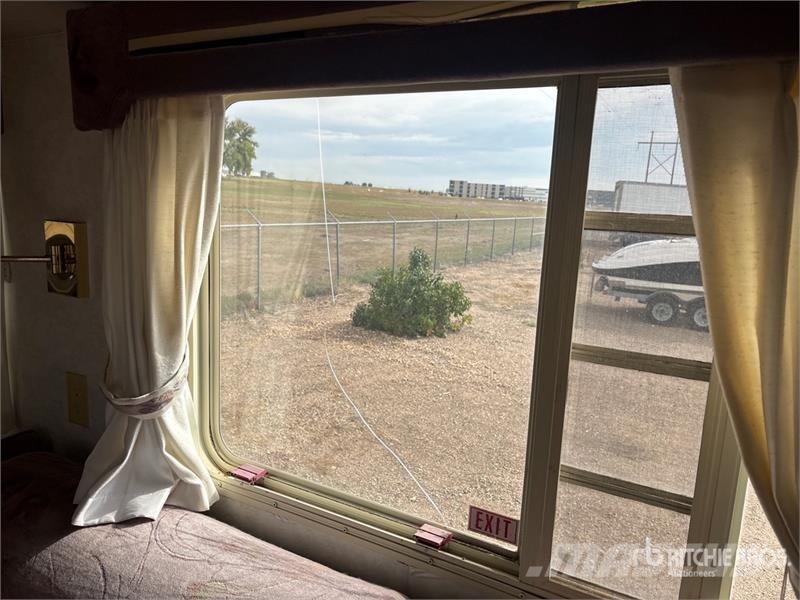 NUWA Hitchhiker II 32 ft T/A Travel Trailer Druge prikolice