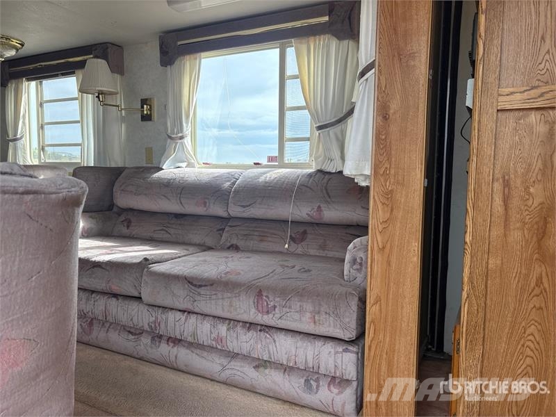 NUWA Hitchhiker II 32 ft T/A Travel Trailer Druge prikolice