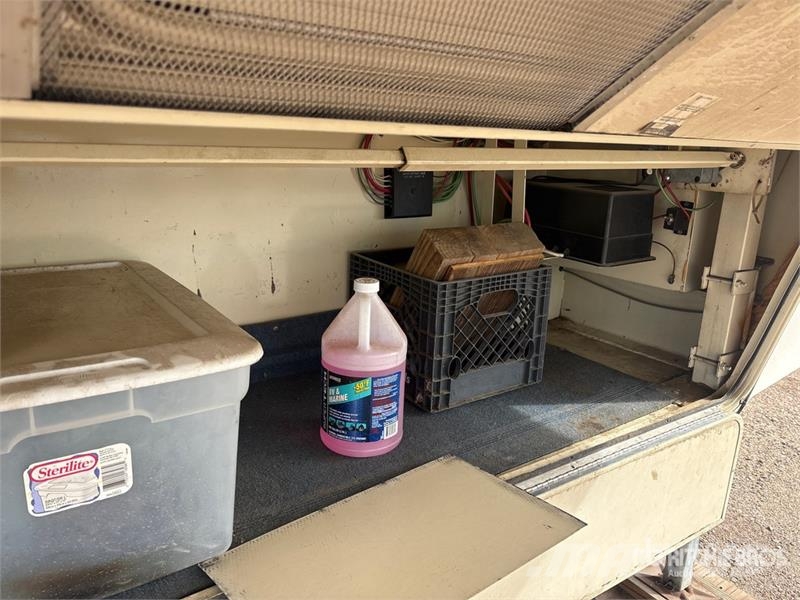 NUWA Hitchhiker II 32 ft T/A Travel Trailer Druge prikolice