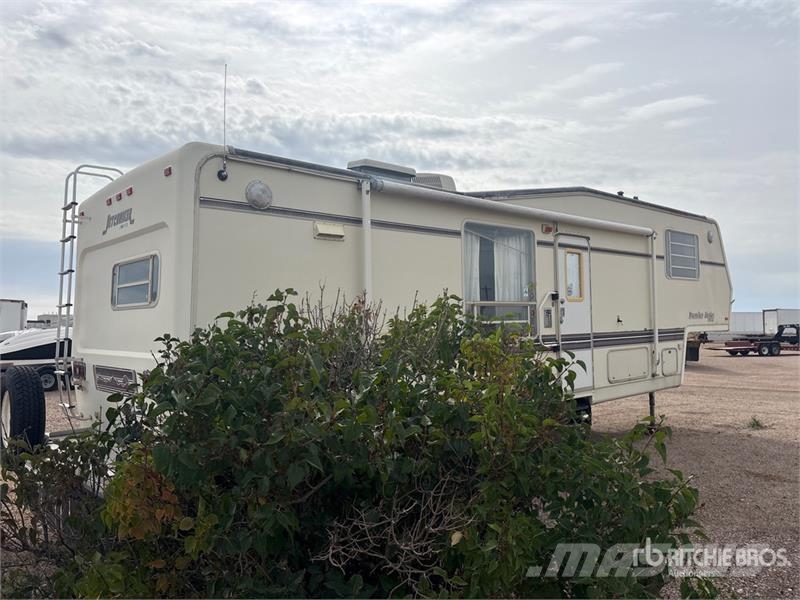 NUWA Hitchhiker II 32 ft T/A Travel Trailer Druge prikolice