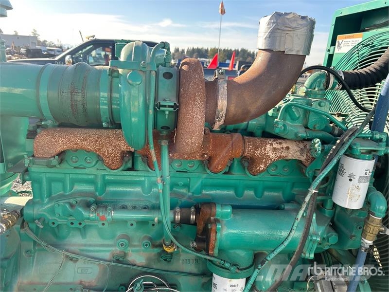 Onan 250 250 kW Skid-Mounted Generator Set Дизельні генератори