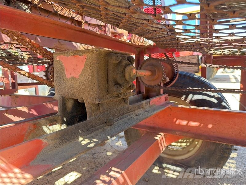 Onion Harvester Sibulakoristusmasinad