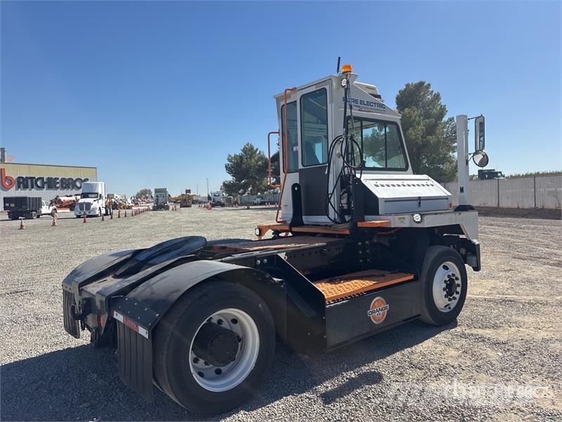 Orange EV HUSK-e 4x2 Electric Spotter Truck Terminālie traktori