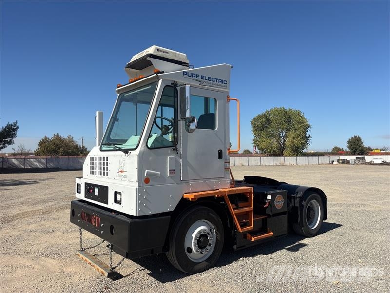 Orange EV HUSK-e 4x2 Electric Spotter Truck Terminālie traktori