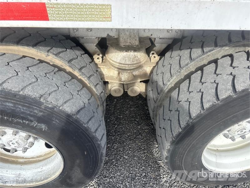 Oshkosh S Series 14x6 Front Discharge Mixer Truck Betonvedēji