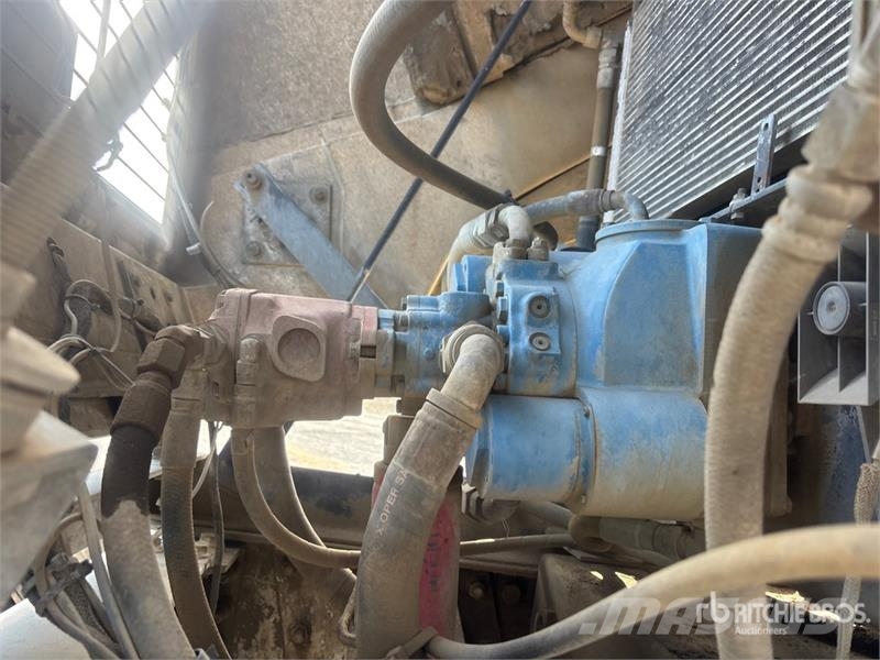 Oshkosh S Series 14x6 Front Discharge Mixer Truck Betonvedēji