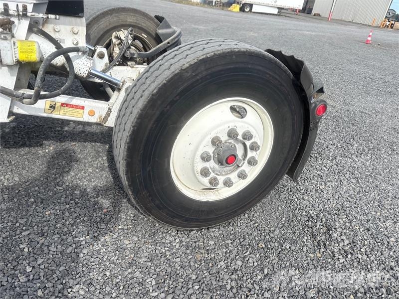Oshkosh S Series 14x6 Front Discharge Mixer Truck Betonvedēji