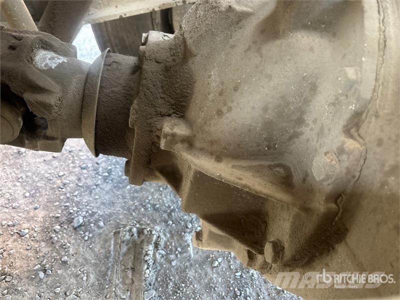 Oshkosh S Series 14x6 Front Discharge Mixer Truck Betonvedēji