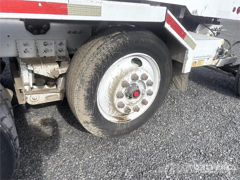 Oshkosh S Series 14x6 Front Discharge Mixer Truck Betonvedēji