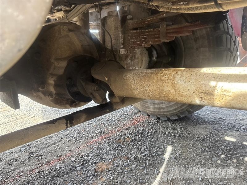Oshkosh S Series 14x6 Front Discharge Mixer Truck Betonvedēji