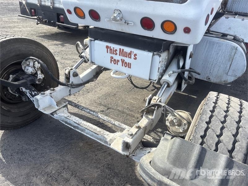 Oshkosh S Series 14x6 Front Discharge Mixer Truck Betonvedēji
