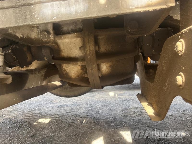 Oshkosh S Series 14x6 Front Discharge Mixer Truck Betonvedēji