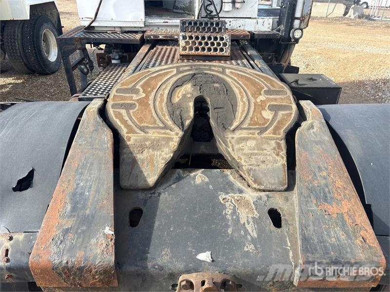 Ottawa Commando 30 4x2 Spotter Truck (Inoperable) ターミナルトラクター